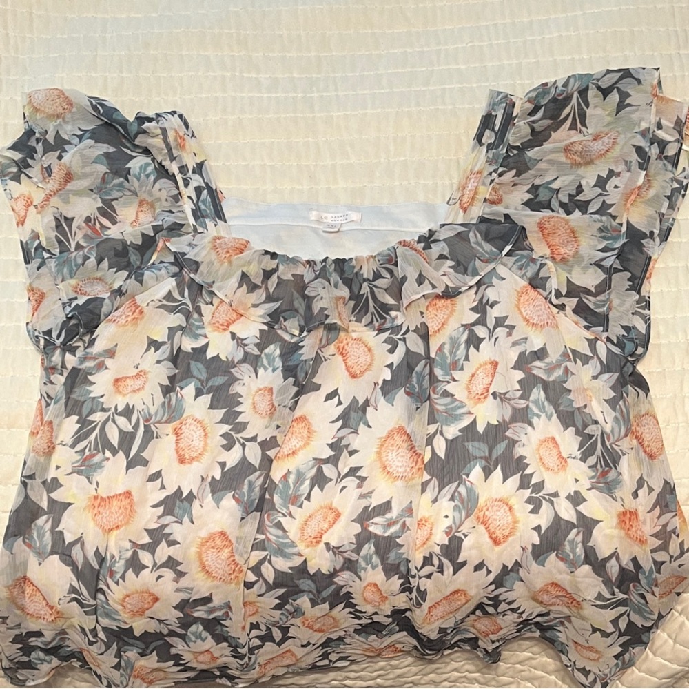 LC Lauren Conrad Floral Blouse in Gray and Cream - Picture 8 of 10